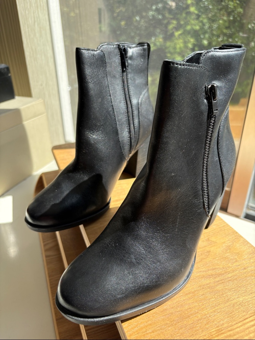 Naturalizer Black Leather Ankle Booties with Side Zip